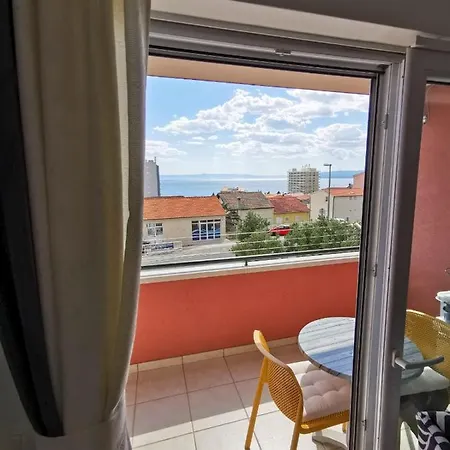 Apartman Lara *